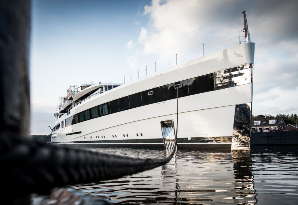 Dan Snyder Buys 100 Million Yacht As D C Officials Work To Woo Back His Football Team Dcist